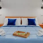 לינה וארוחת בוקר L'antro Di Dedalo שאקה