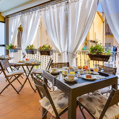 L'antro Di Dedalo 4* שאקה